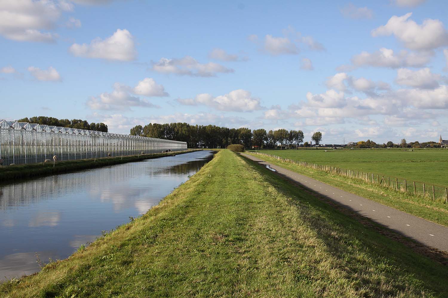 Klaas Engelbrechtspolder en fietspad langs de Groeneveldsewatering naar 't Woudt